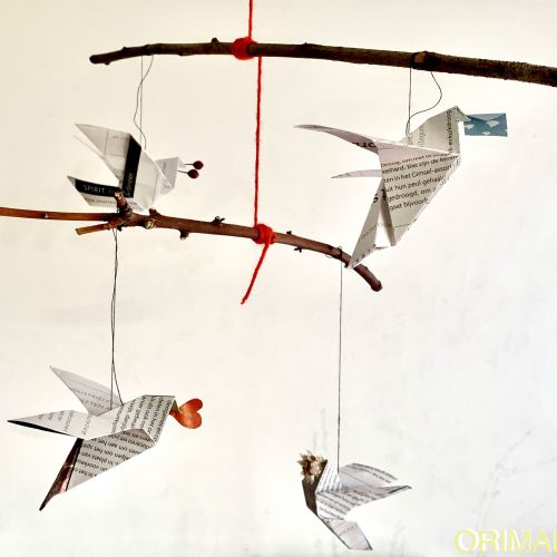 Visual workshop: Folding Mobile Peace Dove with Japane Origami artist Maki Oishi - 